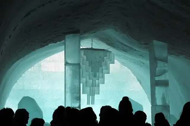 ice-sculpture image